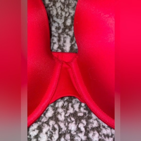 NWT PINK VS T-SHIRT BRAS RED SIZE 38D - Picture 2 of 8